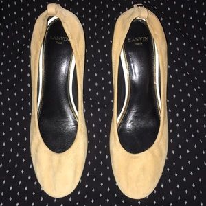 DONATED•••••Lanvin gold pumps nude heels